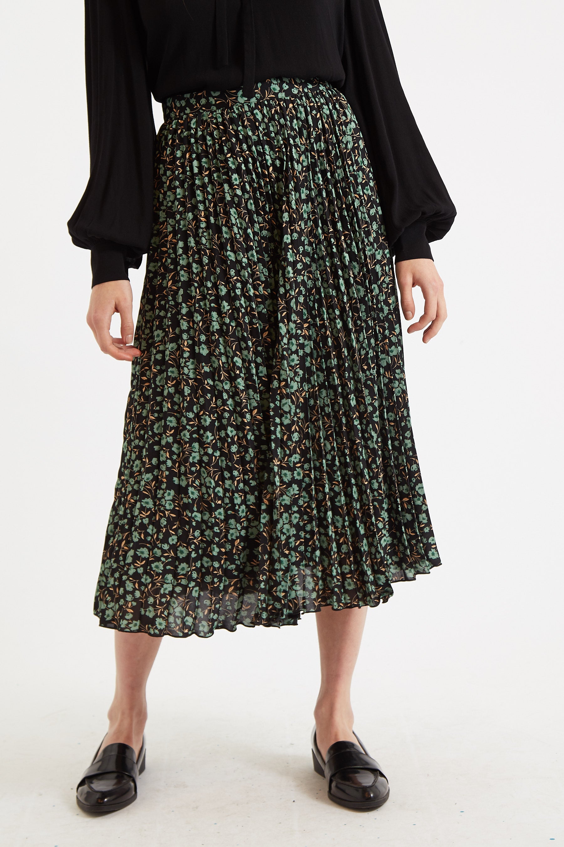 Black ditsy floral pleated midi clearance skirt