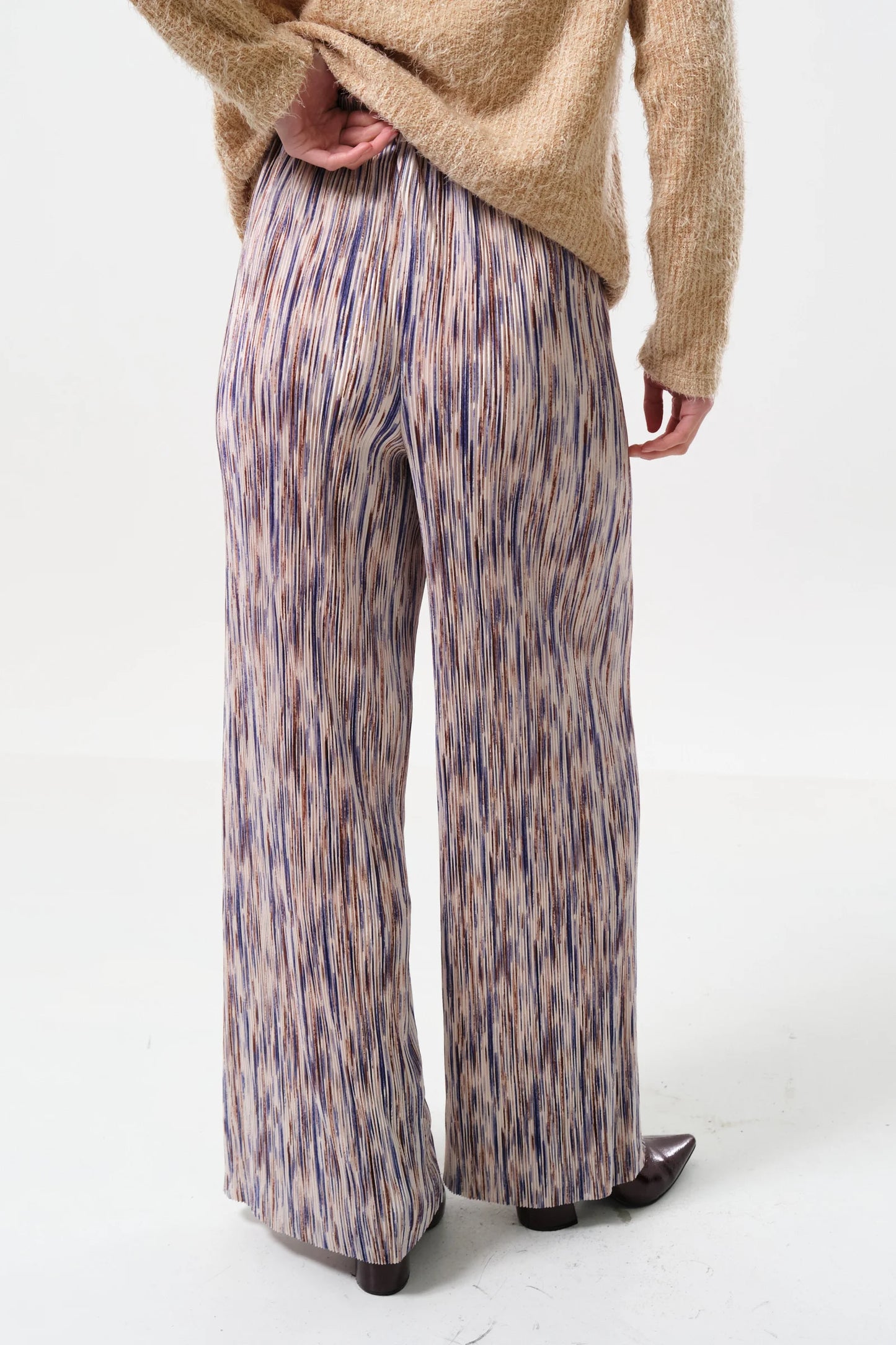 Clothide Line Print Pleat Trousers