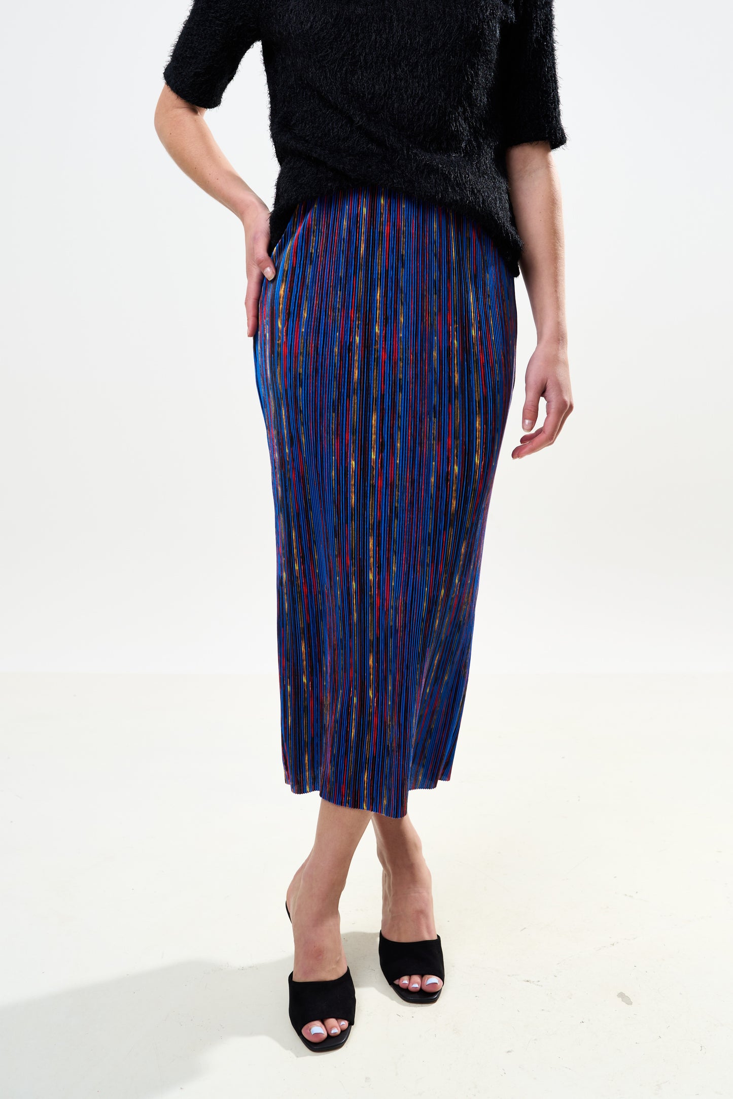 Maylis Abstract Print Pleat Midi Skirt