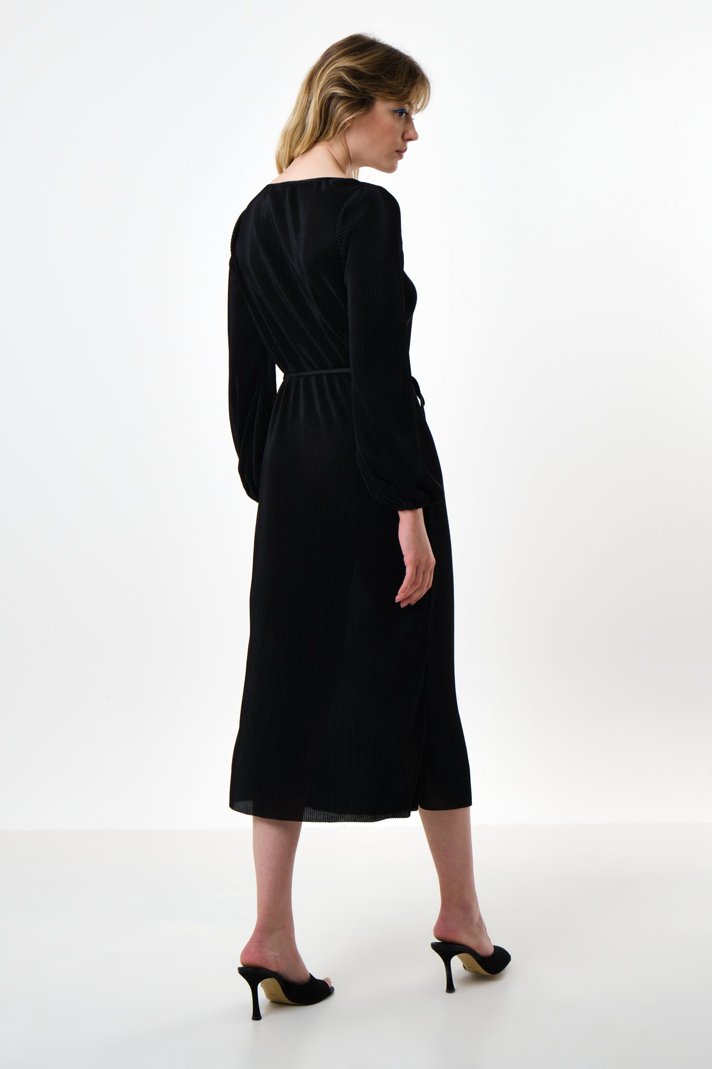 Milene Pleat Long Sleeve Midi Dress - Black