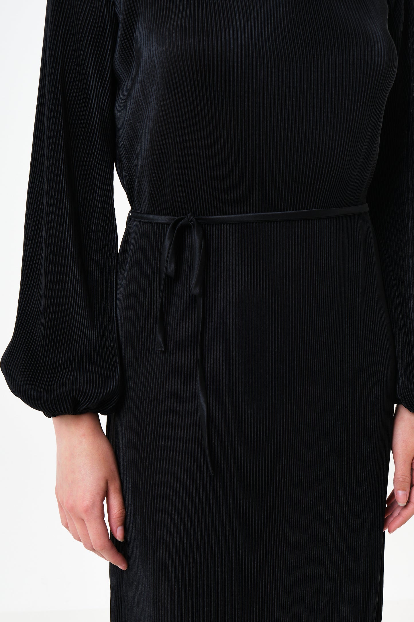 Milene Pleat Long Sleeve Midi Dress - Black